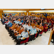 Doctores e invitados en el Aula Magna