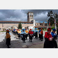 Tradicional paseíllo tras el solemne acto académico