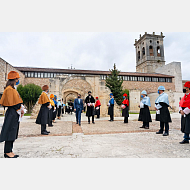 Tradicional paseíllo de doctores tras el solemne acto académico de Apertura del Curso