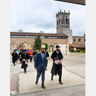 Tradicional paseíllo de doctores tras el solemne acto académico de Apertura del Curso