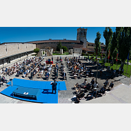 Entrega de Premios y Distinciones de la Universidad de Burgos en el Patio de los Comendadores del Hospital del Rey