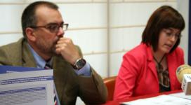 Ignacio Fernández de Mata, decano de Humanidades y Davinia Heras, coordinadora del Máster