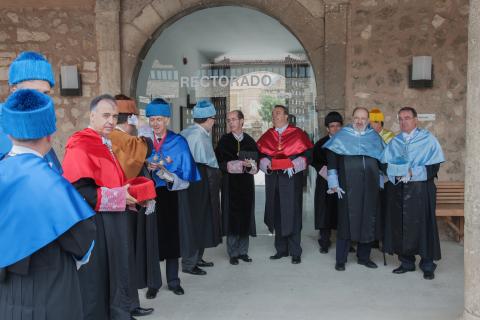 Comitiva en Rectorado