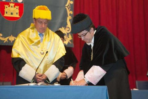 Posesión del Rector Magnífico de la Universidad de Burgos. D. Alfonso Murillo Villar